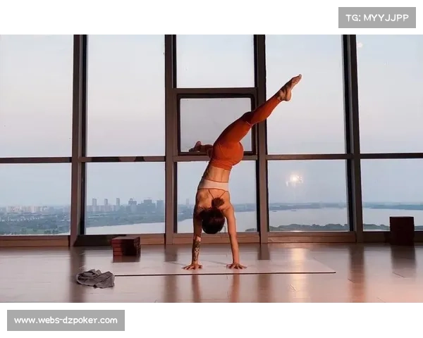 全盲运动员挑战极限完成瑜伽倒立平衡突破再创佳绩 全盲运动员挑战极限完成瑜伽倒立平衡突破再创佳绩