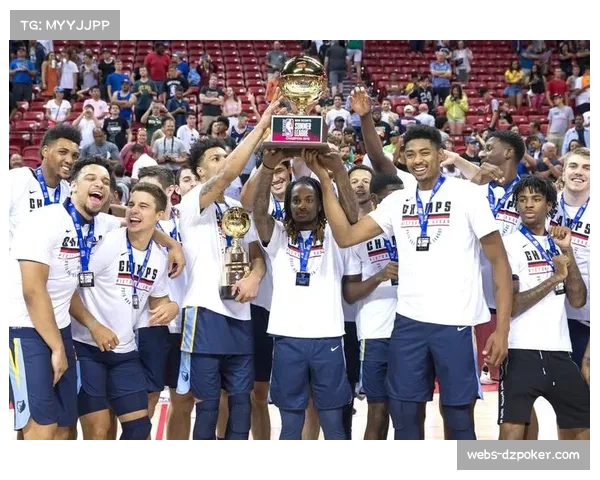 NBA关怀行动在孟菲斯举办青少年篮球训练营